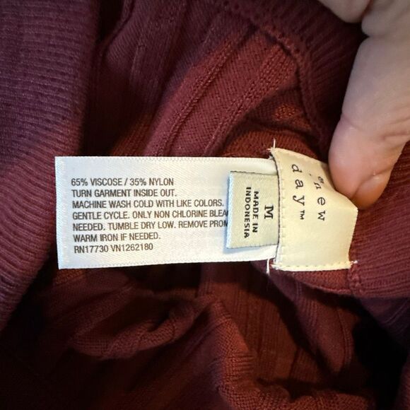 A New Day burgundy knit accordion pleat midi skirt size M - Picture 6 of 8
